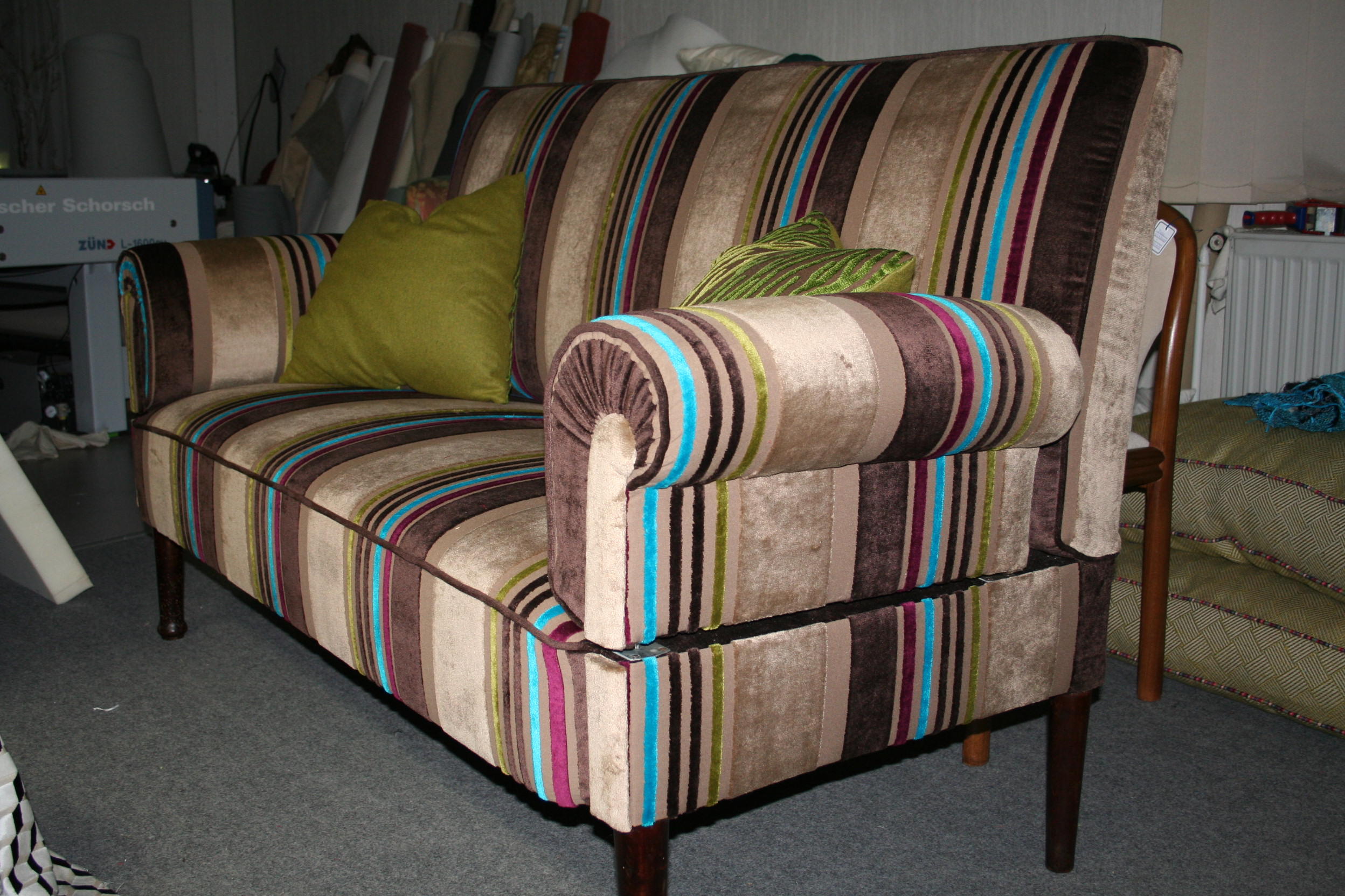 Restauriertes Biedermeier-Sofa